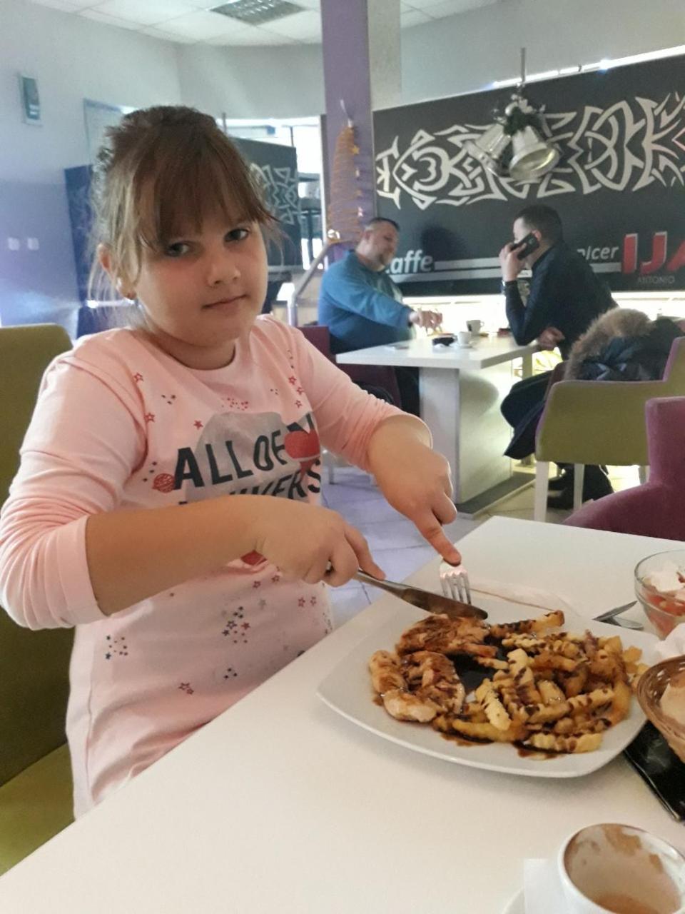 Antonio Rooms Ni Екстериор снимка